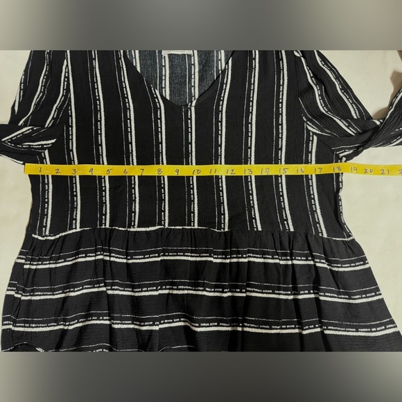 PAPER CRANE Black and White stripe long sleeve peplum top size S - Picture 13 of 14